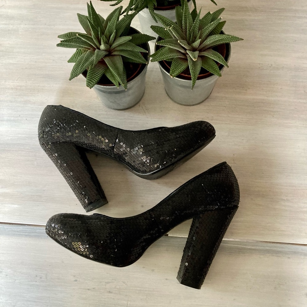 Nine West Devika Black Sequin Block Heel Pumps. Size: 7.5